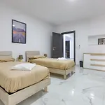 Διαμέρισμα Avery Court Coastal In St Pauls Bay By 360 Estates Σεντ Πόλς Μπέι