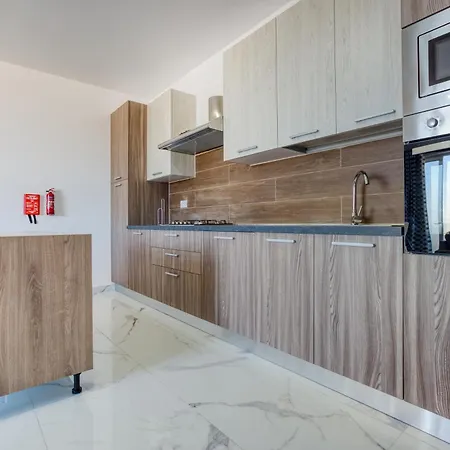 Avery Court Coastal In St Pauls Bay By 360 Estates Apartment *