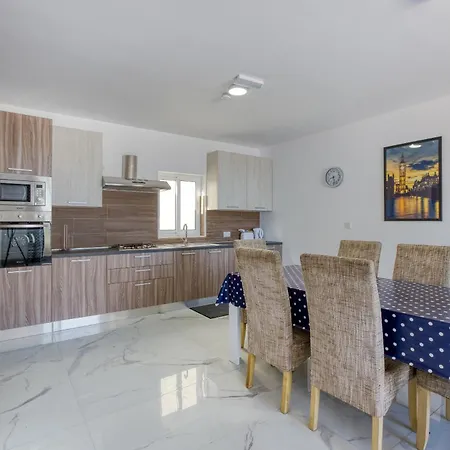 Avery Court Coastal In St Pauls Bay By 360 Estates St. Paul's Bay