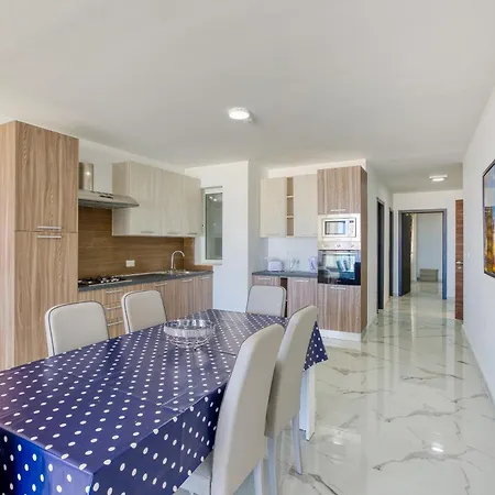 Avery Court Coastal In St Pauls Bay By 360 Estates Apartman *