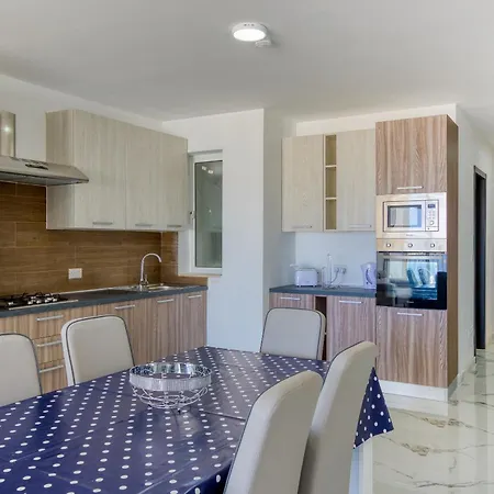 Avery Court Coastal In St Pauls Bay By 360 Estates