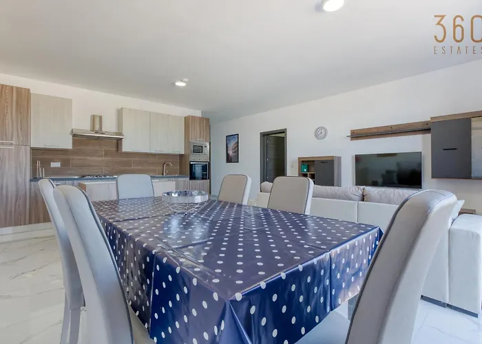 Daire Avery Court Coastal In St Pauls Bay By 360 Estates St. Paul's Bay