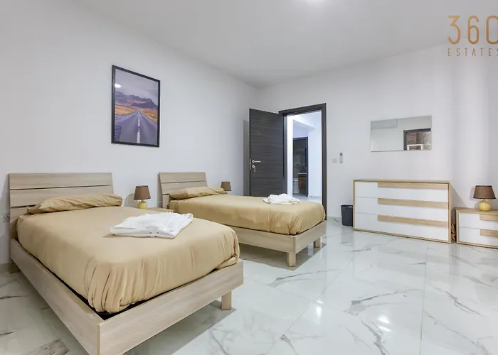 Daire Avery Court Coastal In St Pauls Bay By 360 Estates St. Paul's Bay