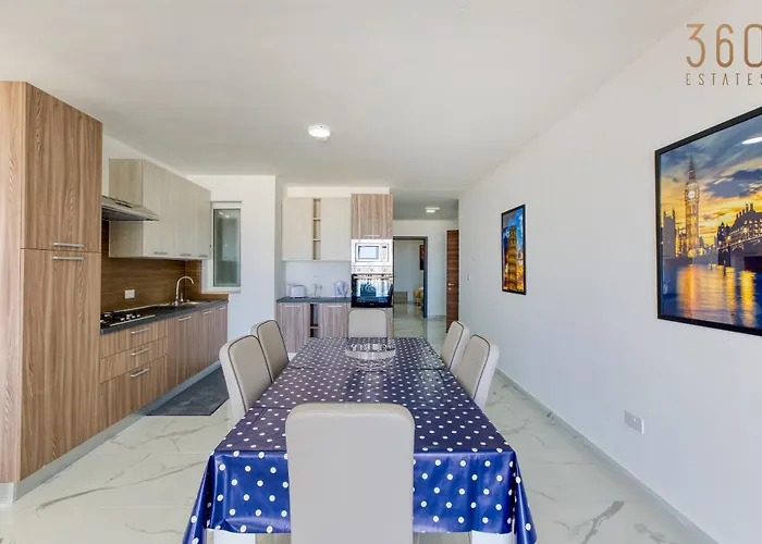 Avery Court Coastal In St Pauls Bay By 360 Estates Daire