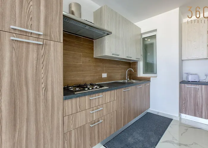 Apartment Avery Court Coastal In St Pauls Bay By 360 Estates