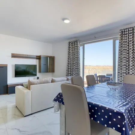 Avery Court Coastal In St Pauls Bay By 360 Estates *