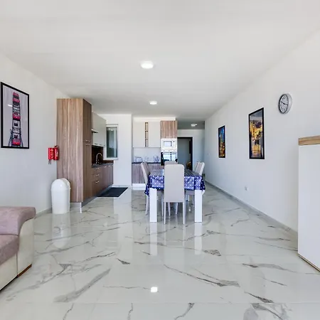 Апартаменты Avery Court Coastal In St Pauls Bay By 360 Estates *